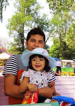 5.與老師交流:如果孩子在學校里也出現了學...