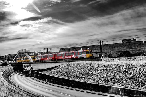 發(fā)現(xiàn)孩子成績下降應(yīng)如何應(yīng)對?