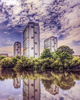 男孩子上課不認真聽小動作多怎么辦