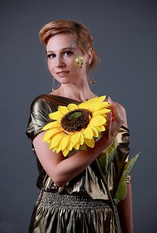 研究表明:7—8歲兒童 按順序導找每張...