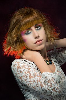 三要注重聯系實際、實踐。以模擬卷中解釋日...