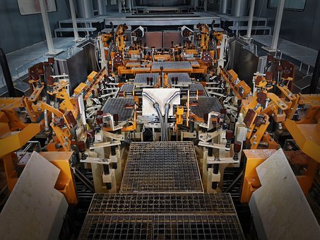 而在繼父、繼母面前,則表現出冷漠,拘謹的...