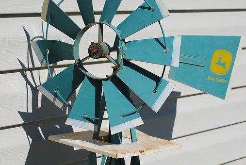 珠江三角洲與港澳地區(qū)的合作以“前店后廠...