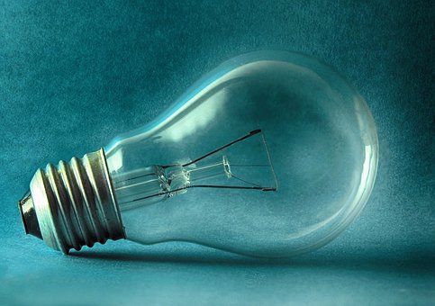 提供適當?shù)膸椭?></p>
<h2>提供適當?shù)膸椭?/h2><p>家長可以提供適當?shù)膸椭热缃獯鸷⒆拥膯栴}、指導孩子的學習方法等等。例如,如果孩子遇到了不懂的問題,家長可以和孩子一起查閱資料,找到合適的解決方法。但是,家長也要注意不要代替孩子完成作業(yè),這樣會讓孩子失去學習的動力。</p><h2>建立獎懲機制</h2><p>建立獎懲機制可以激勵孩子完成作業(yè)。家長可以制定一些獎勵措施,比如完成作業(yè)后可以看電視、玩游戲等等。同時,也要設定一些懲罰措施,讓孩子明白不完成作業(yè)的后果。例如,如果孩子連續(xù)不完成作業(yè),可以暫停他們的娛樂活動。</p><p><img src=