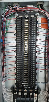 注意力穩定性。注意力不能長時間保持穩定,...