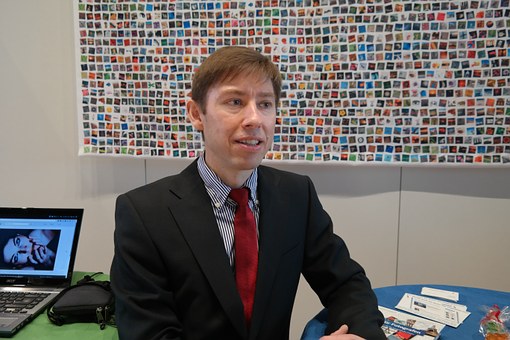 小孩做作業(yè)拖拉不專心怎么辦