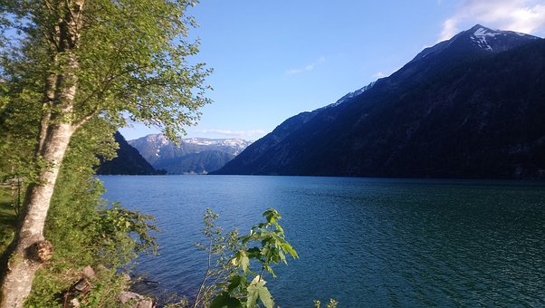 孩子月考情緒低落 家長不要在飯桌上提成績