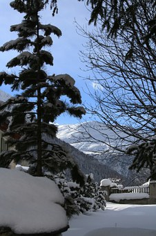 兒子初三談戀愛家長怎么教育孩子