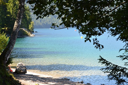 一年級孩子叛逆打了都不服軟怎么辦