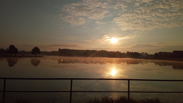 培養(yǎng)獨立自主的孩子需要父母的關(guān)注和尊重