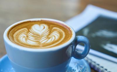 同時(shí),家長(zhǎng)也可以引導(dǎo)孩子理解勞逸結(jié)合的重...