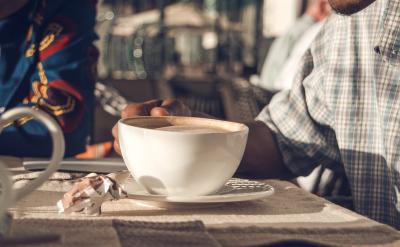 2. 家長(zhǎng)正確引導(dǎo)孩子,避免過(guò)分限制