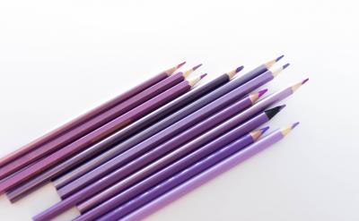 為了鼓勵孩子對文字的探索,父母可以采取一...