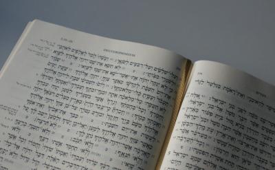 明確告訴孩子手機的危害