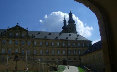 1.積累及運用:基礎知識是形成學生基本能力...