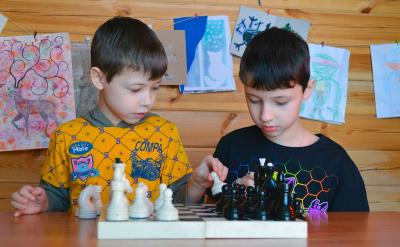 �����f(shu��)������?zhu��n)��Һ���?></center></p>
<h3>�����f(shu��)������?zhu��n)��Һ���?/h3><p>��(d��ng)�����f(shu��)���@��Ԓ�r(sh��)��ͨ������?y��n)������(c��)ښ��^�ϡ��������ܲ�֪�����ǡ��(d��ng)?sh��)ر��_(d��)�Լ�����к���w�������á��Һ��㡱��(l��i)���档������L(zh��ng)���҂�����(y��ng)ԓ����ŭ��Ҳ����(y��ng)ԓ�p�����ź��ӵ�Ԓ���҂���(y��ng)ԓƽ�o�ػؑ�(y��ng)���ӣ����V�����҂����������Ĳ����d����ҲҪ��(ji��n)�ֱ���ߵěQ�����҂�Ҫ׌���Ӹе��҂��Đ�(��i)�������Ǳ�������Ԓ����������(d��ng)�����܉��挍(sh��)�ر��_(d��)�Լ�����Еr(sh��)���҂���(y��ng)ԓ�е���ο����?y��n)��@��ζ���҂��ͺ���֮�g�������H�ܺ����ε��P(gu��n)ϵ��</p><h3>�����f(shu��)���Ҷ����ۡ�</h3><p>��(d��ng)���������R��ِ���ݳ���С�y(c��)�(y��n)����r�r(sh��)������ͨ����(hu��)��ǰһ�����ϳ��F(xi��n)һЩСë�����@��(sh��)�H���Ǿo����w�����֡��Еr(sh��)�򣬺��ӿ�����Ҫ�˿s�����֓�(d��n)�ı�؟(z��)�֣����ԕ�(hu��)ˣЩС����(l��i)�ӱܡ�������L(zh��ng)���҂�����(y��ng)ԓ�����J(r��n)�麢�ӵ���ʹ���������(l��i)�ġ��෴���҂���(y��ng)ԓ�P(gu��n)�ĺ��ӵĸ��ܣ��������������ⲻ�m�����������?y��n)��ِ���ݳ����е����m���҂�����(y��ng)ԓ�p��ͬ�������˳������ǹĄ�(l��)��������ʧ������һ����һ�ε؇Lԇ������������ӱ�С�y(c��)�(y��n)���҂���(y��ng)ԓ������������(x��)֪�R(sh��)�������������������ġ�</p><p><center><img src=