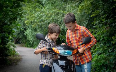 ��һ����100�ԃ�(n��i)��(sh��)���J(r��n)�R��