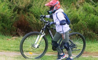 鼓勵參與管理:讓孩子們擔任手機管理角色