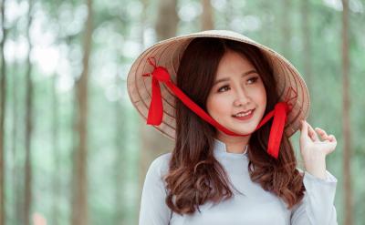 聽課時我特別注意了王老師不同的調(diào)動學(xué)生的...