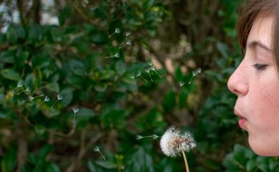 痊愈后乘公共汽車時再不敢戴著耳機聽錄音學...