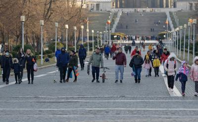 ���L߀���Ժͺ���һ�����x��ͬ���w�ĺ���Ʒ...