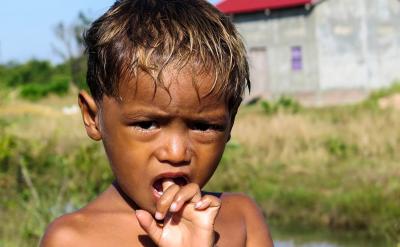 這種比較不僅會傷害孩子的自尊心,還會破...