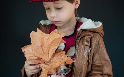 孩子們需要得到無條件的愛,這樣自尊自愛的...