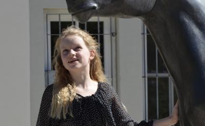 4、整數(shù)加減法的運(yùn)算定律推廣運(yùn)用到分?jǐn)?shù)加...