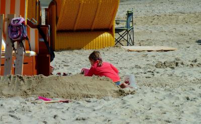 四、家長應教育孩子從小就要養(yǎng)成心地善良的...