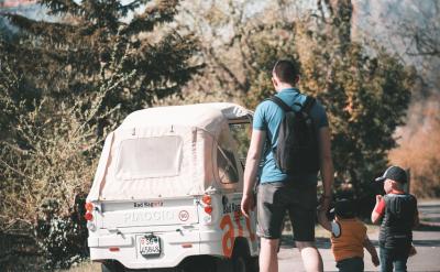 但是,在我們對施暴者強烈譴責(zé)、嚴(yán)肅處理之...